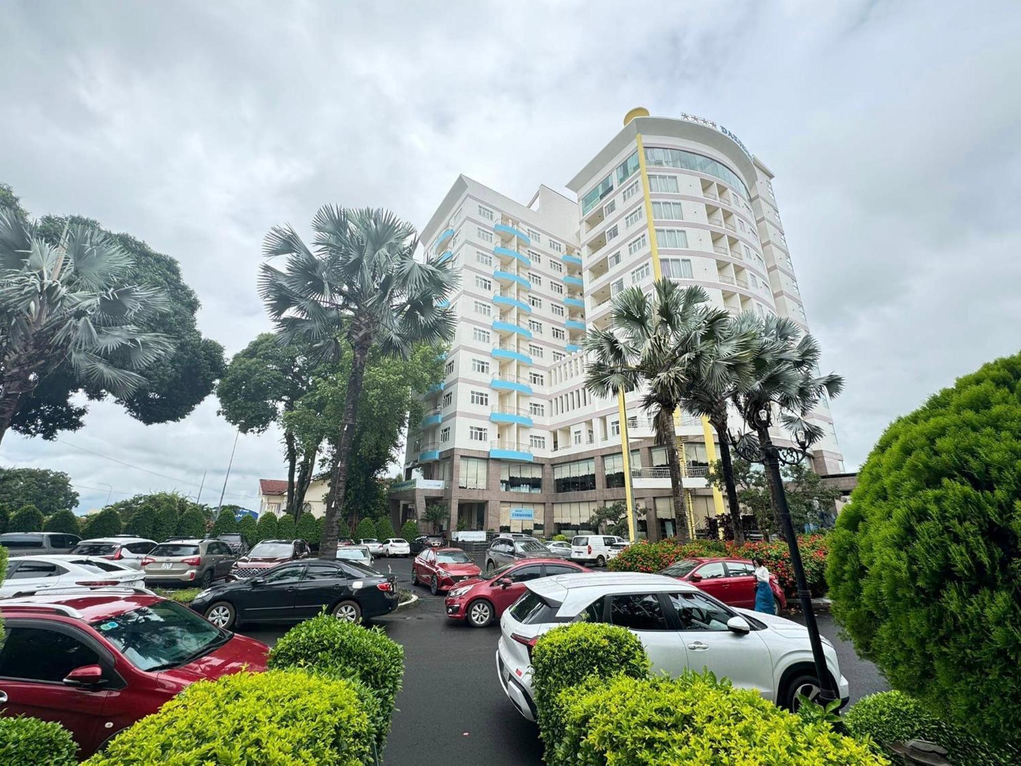 Dakruco Hotel Buon Ma Thuot Exterior foto